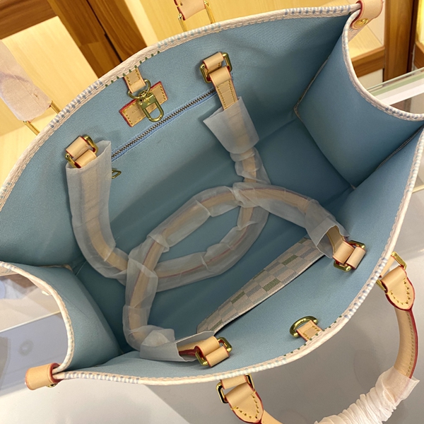 ルイヴィトンバッグ着用イメージ